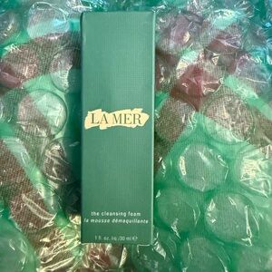 La Mer Cleansing Foam - Green and White